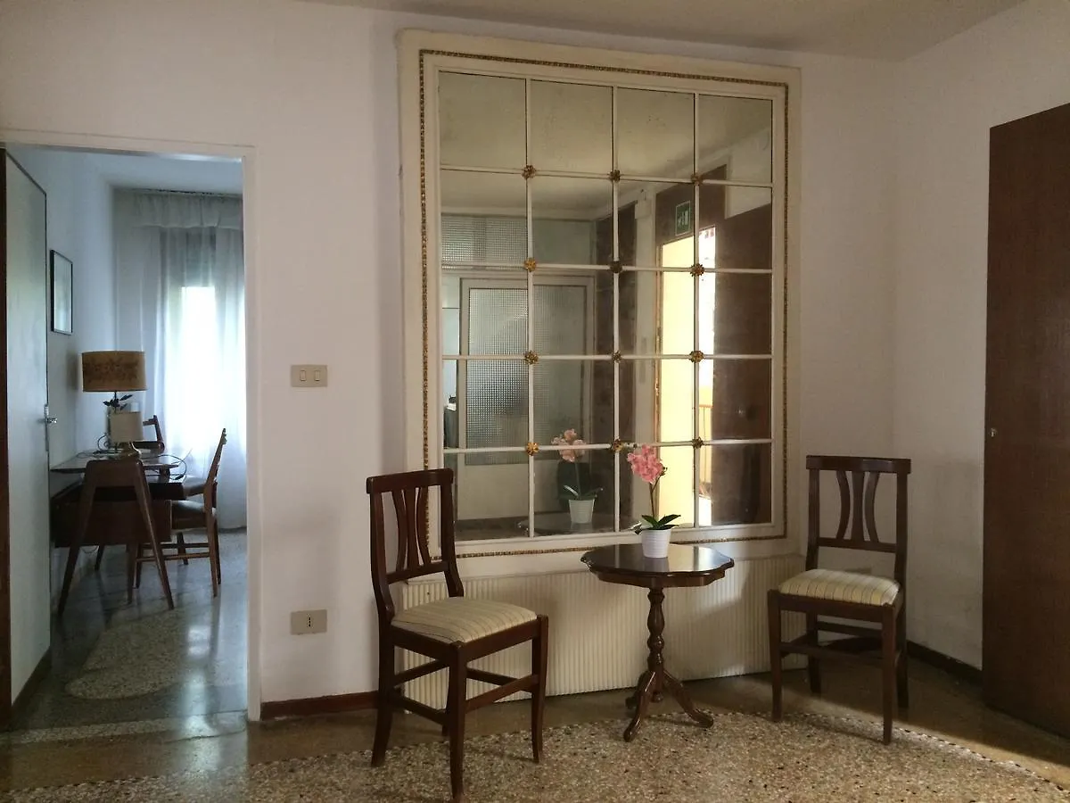 Ve-Nice Suite Formosa C5141 Veneza 0*,  Itália